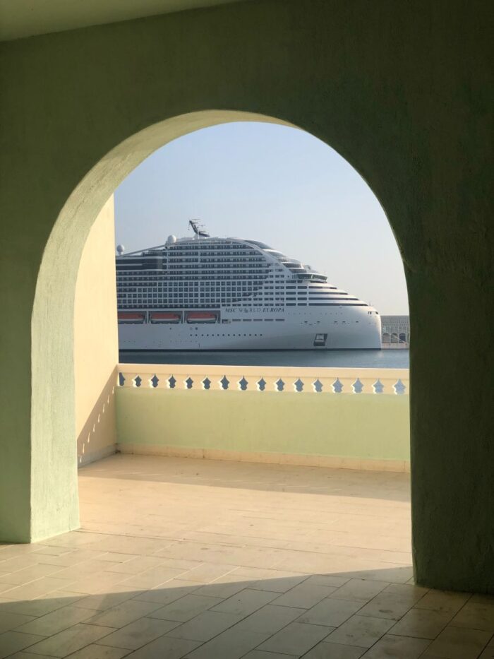 Luxury Living in Qatar: Explore Your Options for Novice Investors