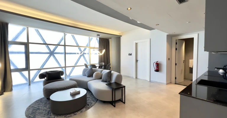 Contemporary One Of A Kind 1 Bedroom Home In Lusail Marina - Image 04