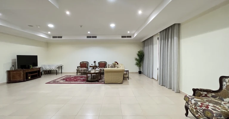 GREAT PRICE 3BR Apartment Fully Furnished For Sale at Porto Arabia | The Pearl - Image 09