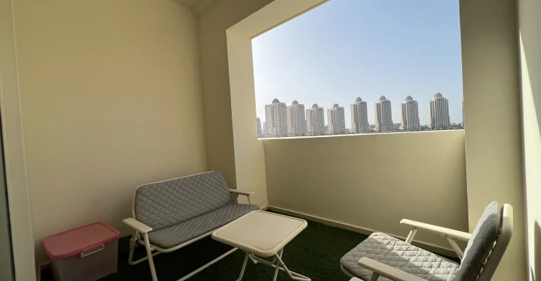 DIRECT SEA 2BR Fully Furnished with Great Views for Sale | Viva Bahriya - The Pearl - Image 05