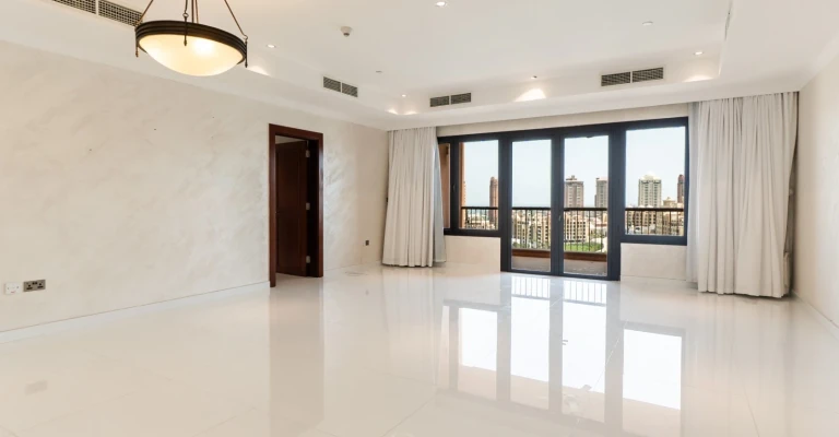 Fully Renovated 2BR S/F Direct Marina View Apartment for Sale | Porto Arabia - Image 02