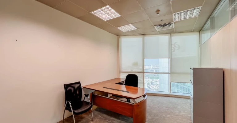 FULLY FITTED | FULL FLOOR OFFICE | SEA VIEWS - Image 12