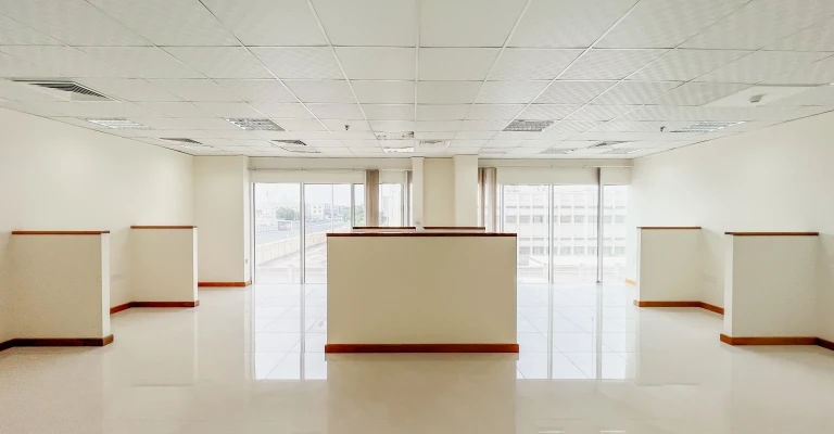 Luxurious Office in C Ring Road - Image 01
