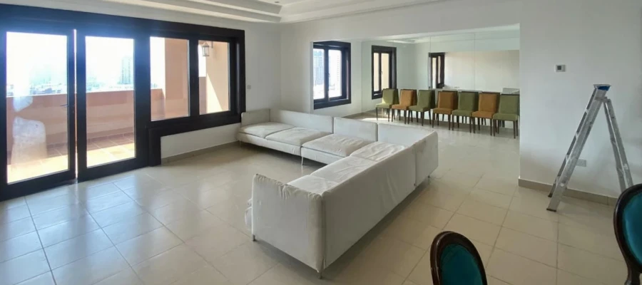 BEAUTIFUL 2BEDs Marina View Apartment in Porto Arabia | The Pearl - Image 01