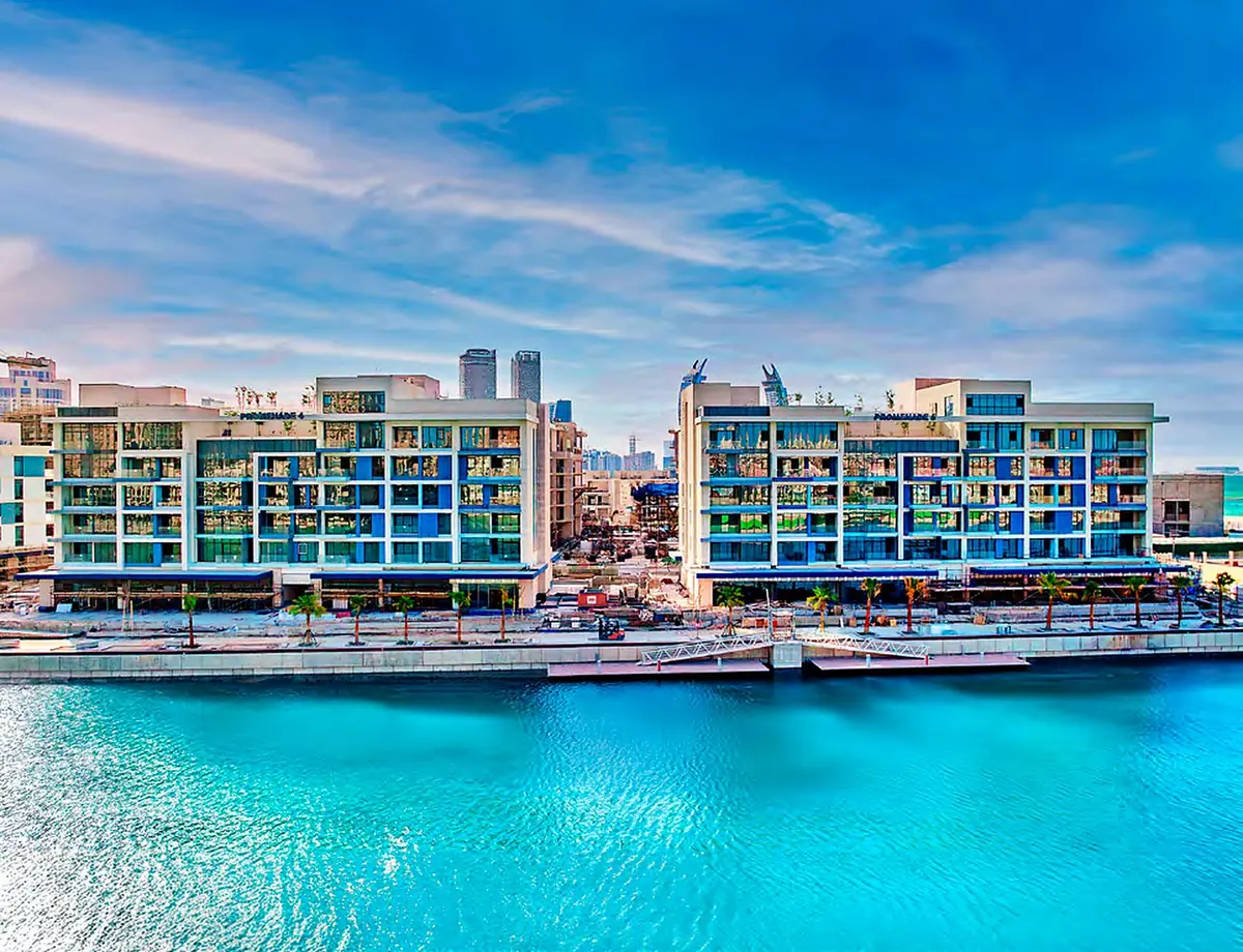 Crystal Residence at Gewan Island, Doha Qatar - waterfront view