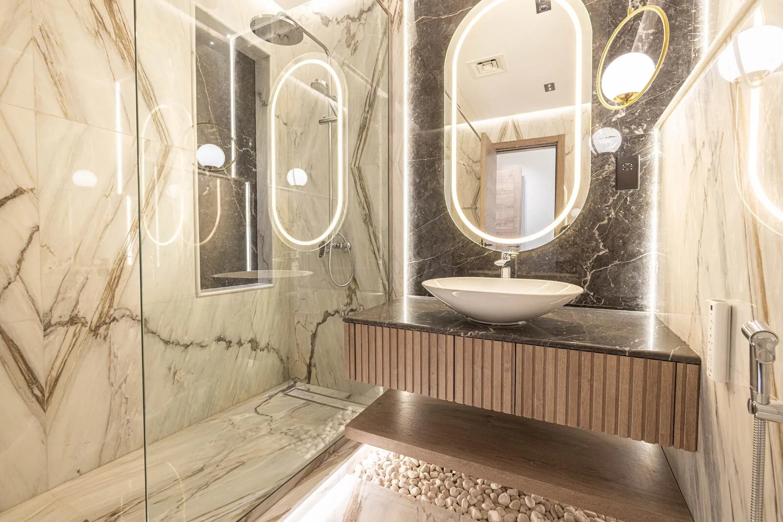 Marble bathroom at Giardino Villas