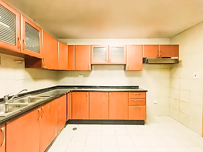 موقع مميز | شقة 3 غرف نوم + خادمة غير مفروشة | اللقطيفية