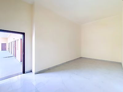 موقع مميز || مستودع جديد كليًا || مكاتب || صالة عرض || غرف