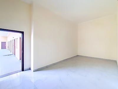 موقع مميز || مستودع جديد تمامًا || مكاتب || صالة عرض || غرف || رخصة مرآب