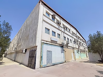 مستودع بمساحة 1850 متر مربع للإيجار في منطقة صناعية جديدة