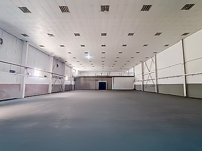 مستودع بمساحة 1850 متر مربع للإيجار في منطقة صناعية جديدة