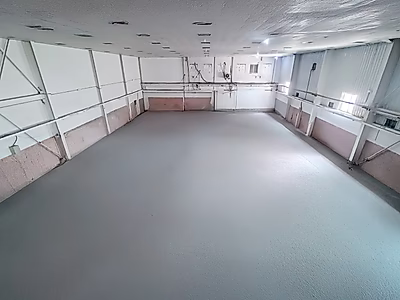 مستودع بمساحة 1850 متر مربع للإيجار في منطقة صناعية جديدة