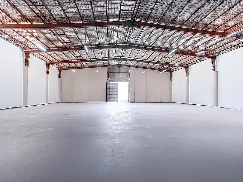 Labour Camp and Warehouse for Sale in Prime Industrial Area - Photo 2