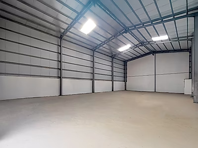 مستودع واسع للإيجار بمساحة 1000 متر مربع في أبوصليل – موقع مميز وسهل الوصول