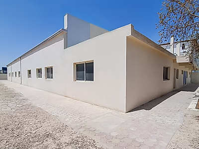 مستودع للإيجار في المنطقة الصناعية – موقع متميز متوفر