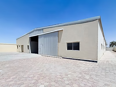 مستودع للإيجار في المنطقة الصناعية – موقع متميز متوفر