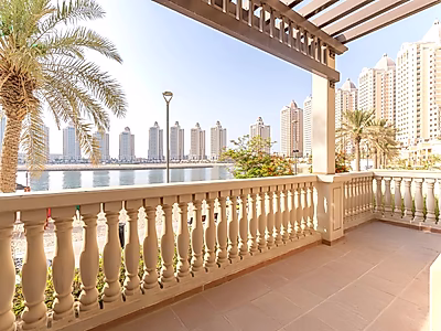 شاليه | شبه مفروش من غرفتي نوم في فيفا بحرية | اللؤلؤة - قطر