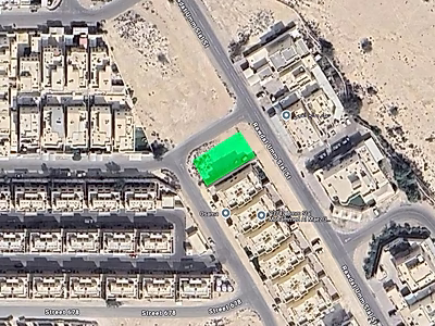 قطعة أرض استثنائية لفيلا مفتوحة من ثلاث جهات للبيع - موقع مميز بالقرب من طريق الشمال ومنطقة التراث