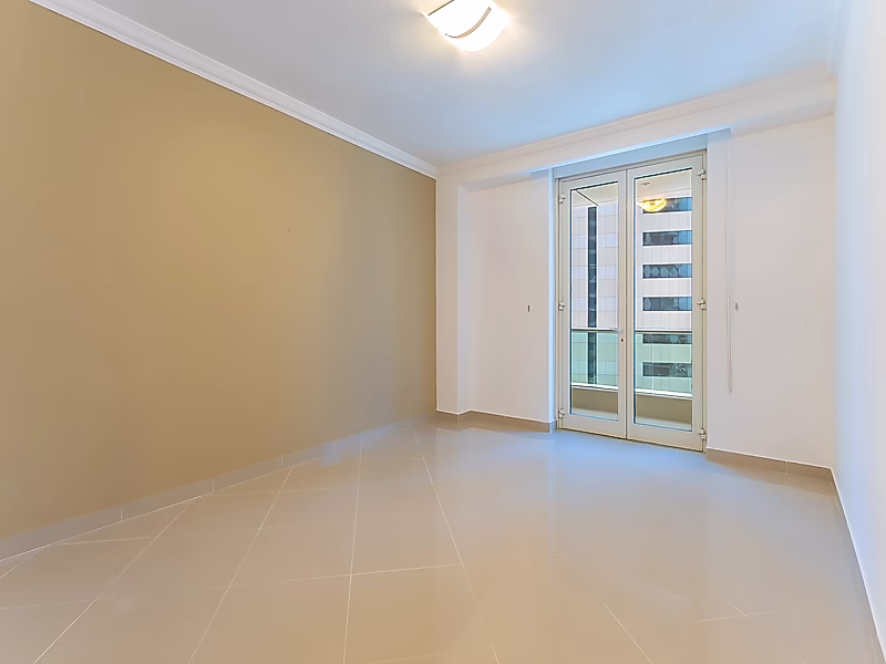 Stylish 1BR Apartment in West Bay | Semi-Furnished | Bills Included - Photo 5