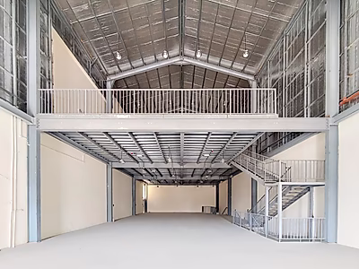 مستودع للإيجار بمساحة 600 متر مربع، جديد تمامًا، المنطقة الصناعية القديمة