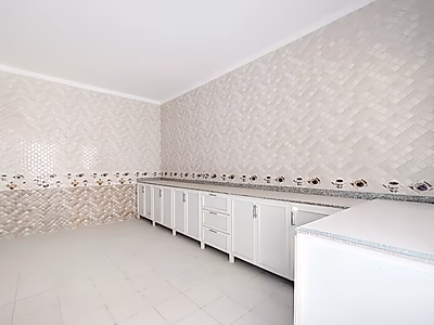 مستودع للإيجار بمساحة 600 متر مربع، جديد تمامًا، المنطقة الصناعية القديمة