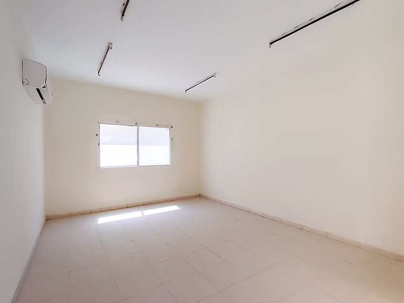 1,667 SQM FOOD STORAGE FOR SALE II ABA SALEEL II 3 CHILLERS II PRIME LOCATION - Photo 3