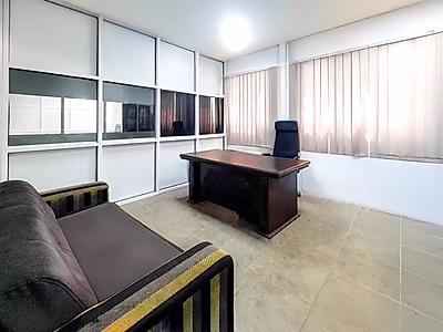 للبيع: مستودع أغذية فاخر | منطقة صناعية جديدة