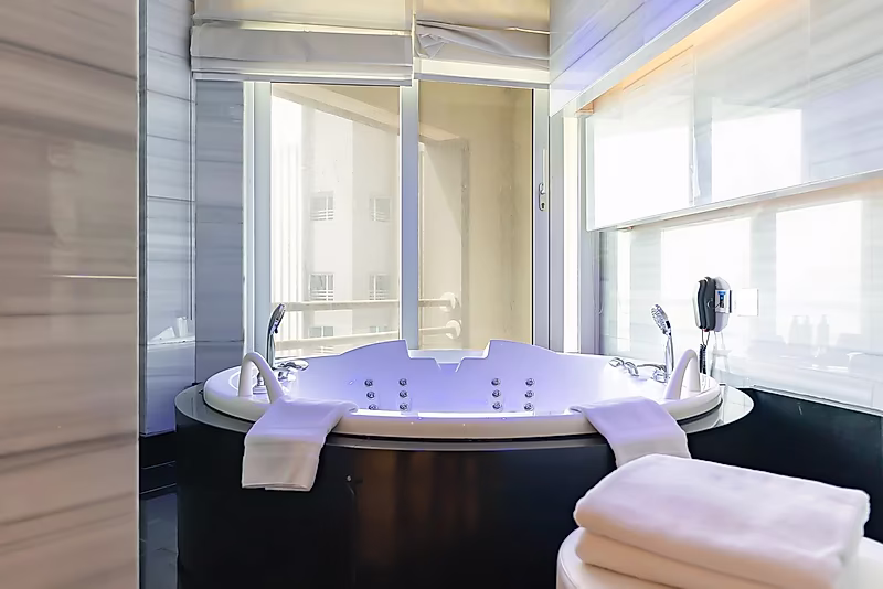 ALL INCL. WEST BAY LUXURY 2BR PENTHOUSE - Photo 4