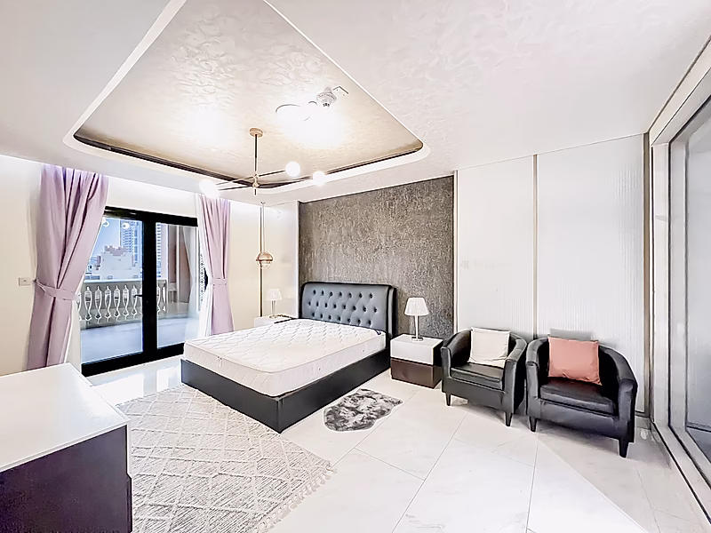 Utilities Included | Furnished 1BR Apt. In The Pearl - Photo 1