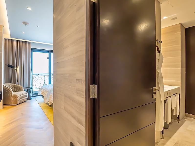 Superior Suite: Fully Furnished 3BR+Maid | Sea Views - Photo 16