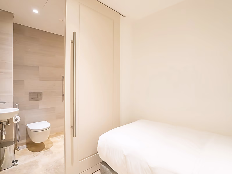Superior Suite: Fully Furnished 3BR+Maid | Sea Views - Photo 31