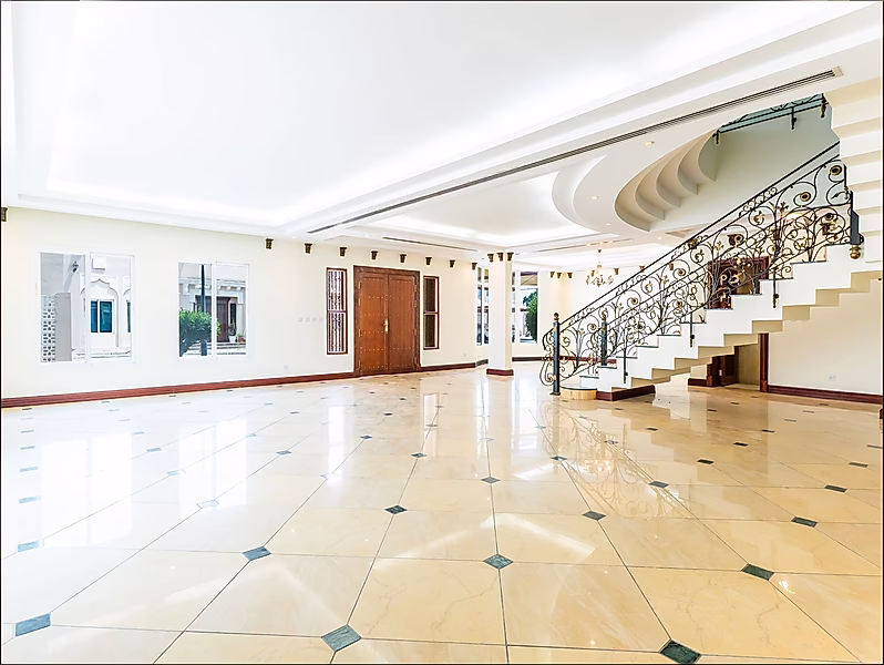 SPACIOUS 4BR+M VILLA IN WEST BAY LAGOON - Photo 1
