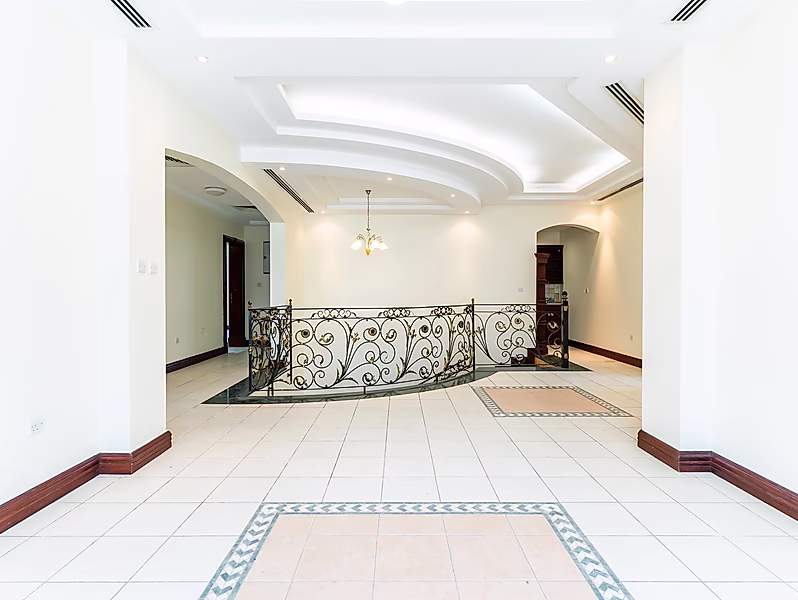 SPACIOUS 4BR+M VILLA IN WEST BAY LAGOON - Photo 19