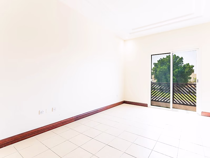 SPACIOUS 4BR+M VILLA IN WEST BAY LAGOON - Photo 33