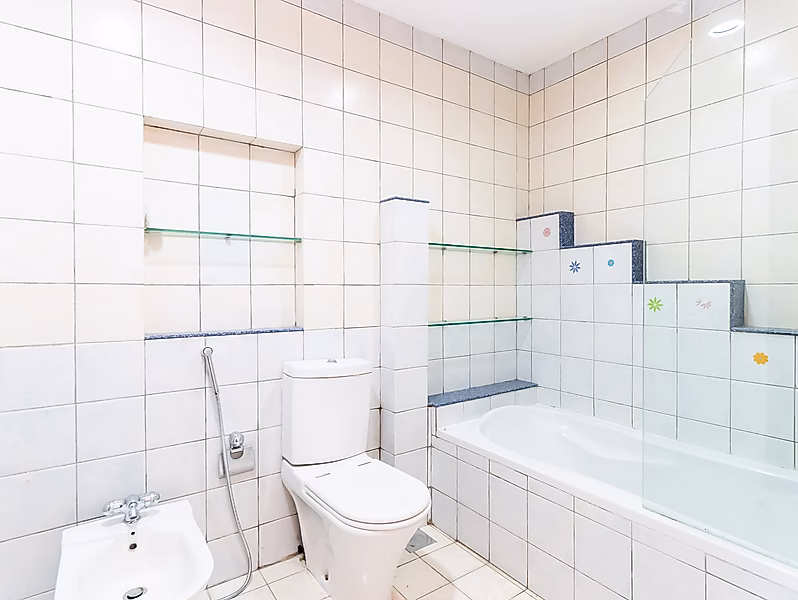 SPACIOUS 4BR+M VILLA IN WEST BAY LAGOON - Photo 37