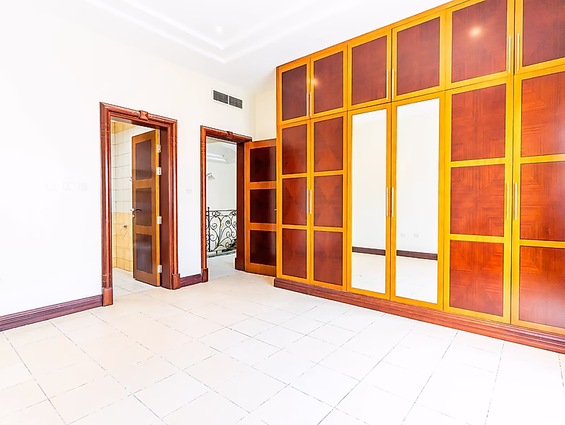 SPACIOUS 4BR+M VILLA IN WEST BAY LAGOON - Photo 40