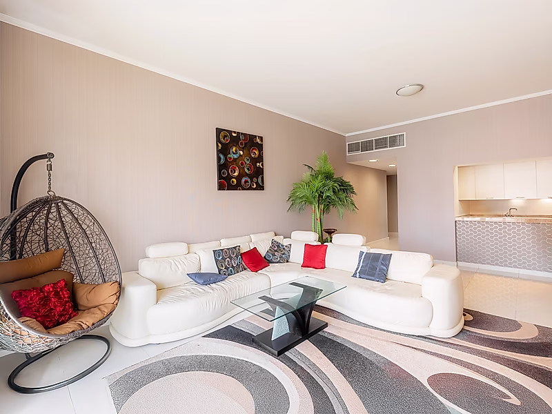 Beachfront 1BR Townhouse | Exceptional Location & Luxury Amenities - Photo 2