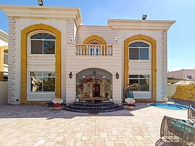 فيلا فاخرة للغاية مكونة من 5 غرف نوم في الدوحة - سعر لا يضاهى لهذا المستوى من الفخامة