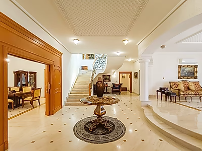 فيلا فاخرة للغاية مكونة من 5 غرف نوم في الدوحة - سعر لا يضاهى لهذا المستوى من الفخامة