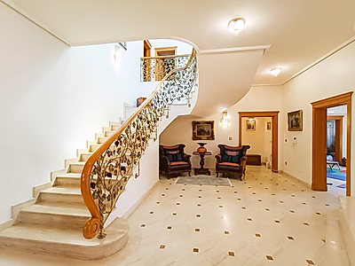 فيلا فاخرة للغاية مكونة من 5 غرف نوم في الدوحة - سعر لا يضاهى لهذا المستوى من الفخامة