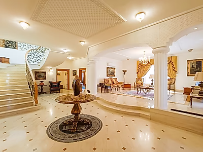 فيلا فاخرة للغاية مكونة من 5 غرف نوم في الدوحة - سعر لا يضاهى لهذا المستوى من الفخامة