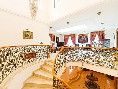 فيلا فاخرة للغاية مكونة من 5 غرف نوم في الدوحة - سعر لا يضاهى لهذا المستوى من الفخامة