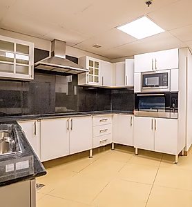 دوبلكس مفروش بالكامل من 3 غرف نوم في الخليج الغربي | شامل فواتير الخدمات