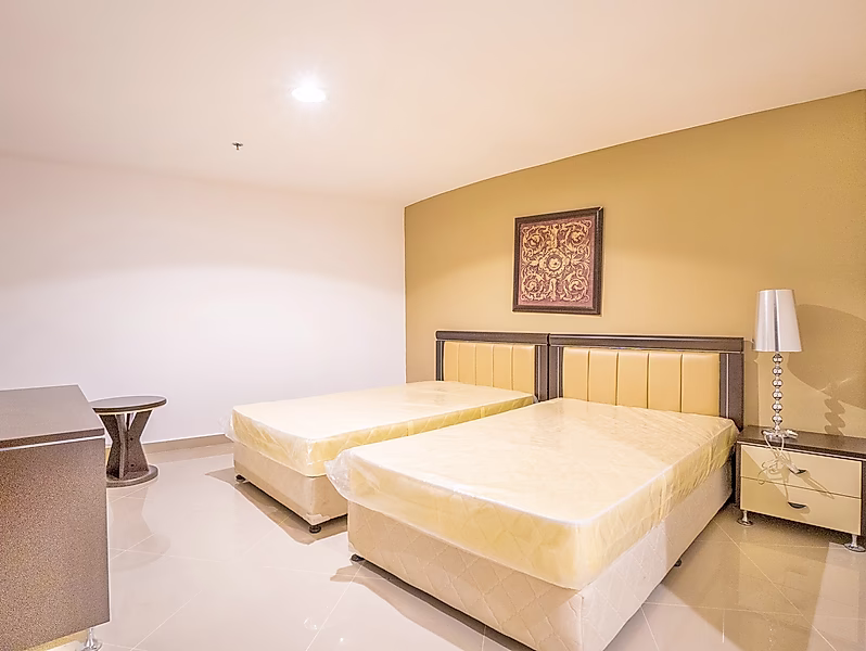 Fully Furnished 3BR Duplex in West Bay | Utilities Included - Photo 9