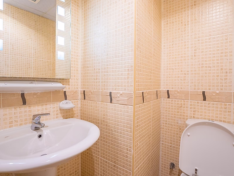Fully Furnished 3BR Duplex in West Bay | Utilities Included - Photo 17