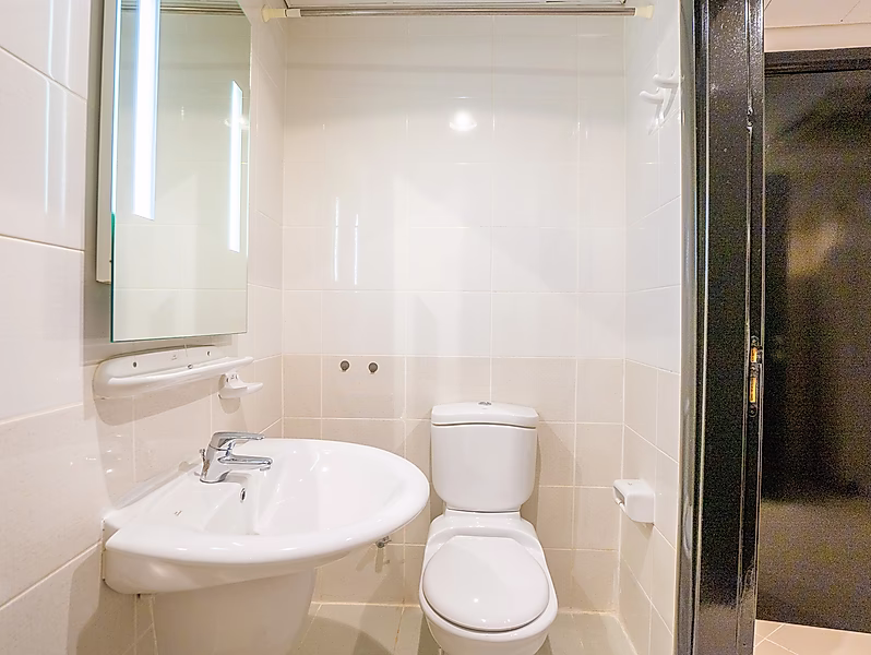 Fully Furnished 3BR Duplex in West Bay | Utilities Included - Photo 19