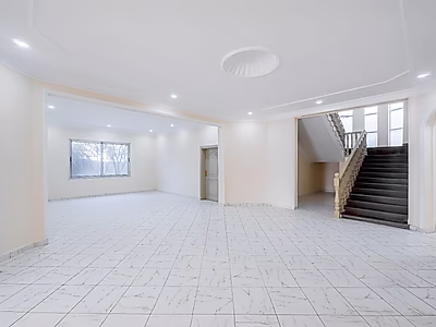 فيلا فاخرة للإيجار في منطقة عنيزة – موقع رئيسي بجوار السفارات