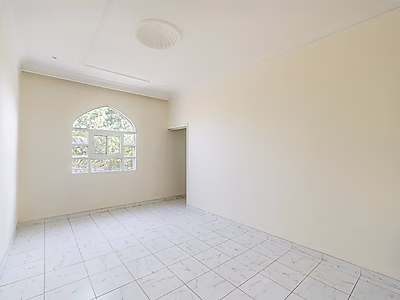 فيلا فاخرة للإيجار في منطقة عنيزة – موقع رئيسي بجوار السفارات