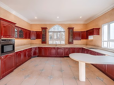 فيلا فاخرة للإيجار في منطقة عنيزة – موقع رئيسي بجوار السفارات