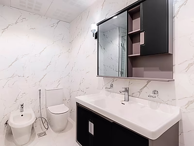 Stylish Fully Renovated 2-Bedroom Apartment | Full Marina View | Title Deed Ready